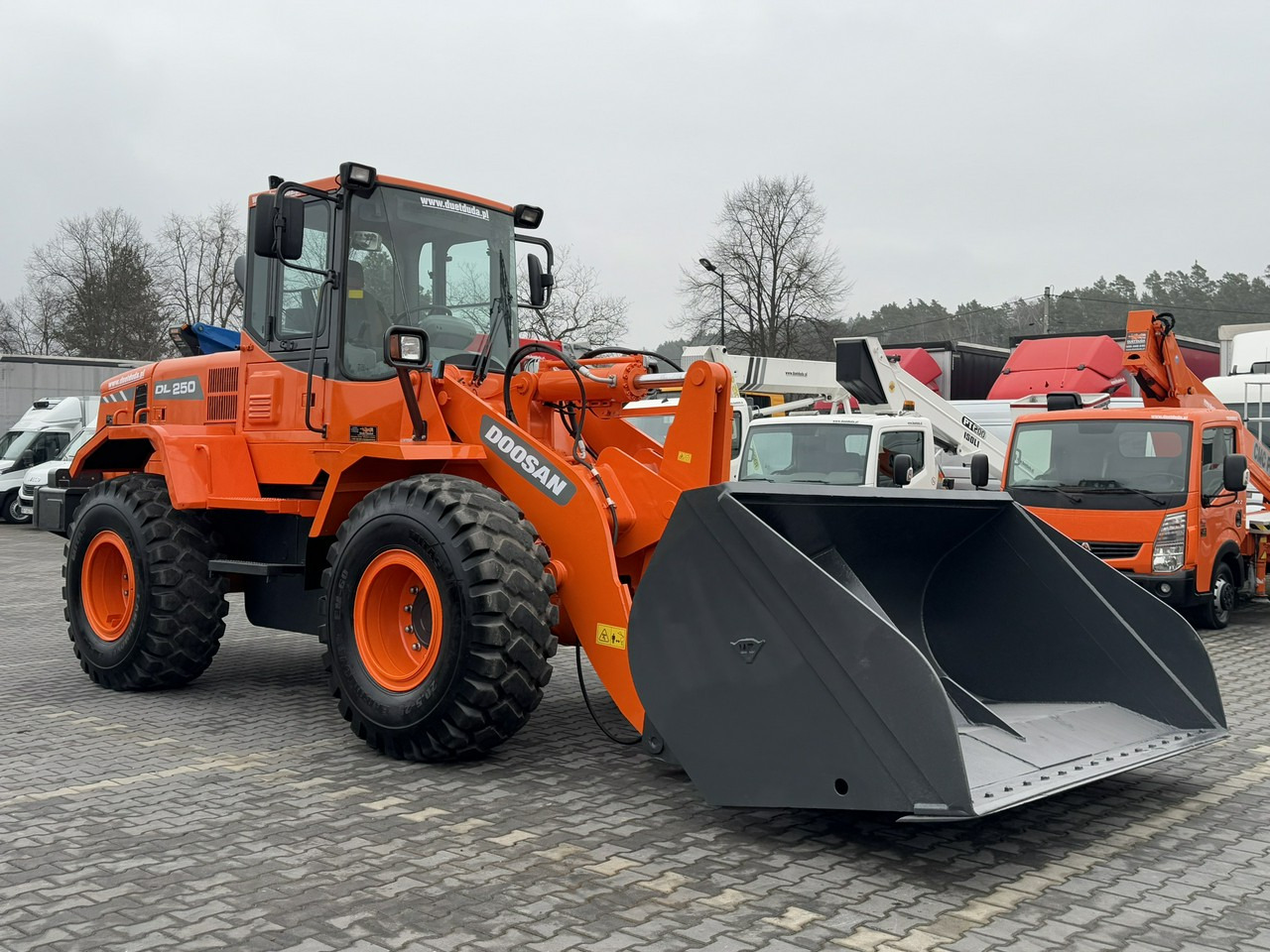 Doosan DL250 14,5Ton Łyżka Wysokiego Wysypu !!! - Ładowarka kołowa: zdjęcie 3 Doosan DL250 14,5Ton Łyżka Wysokiego Wysypu !!! - Ładowarka kołowa: zdjęcie 3
