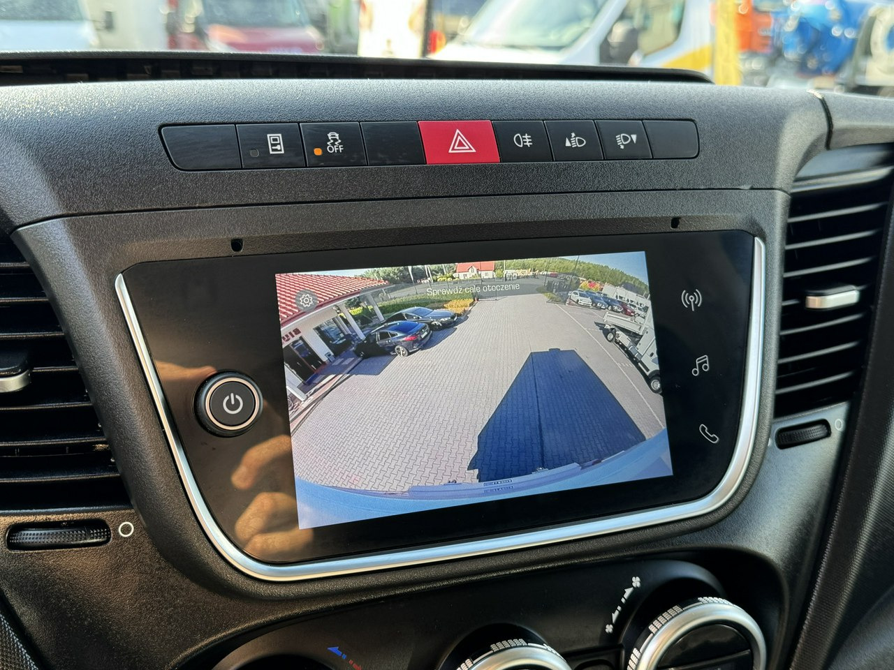 Dostawczy kontener Iveco Daily 35C14: zdjęcie 30