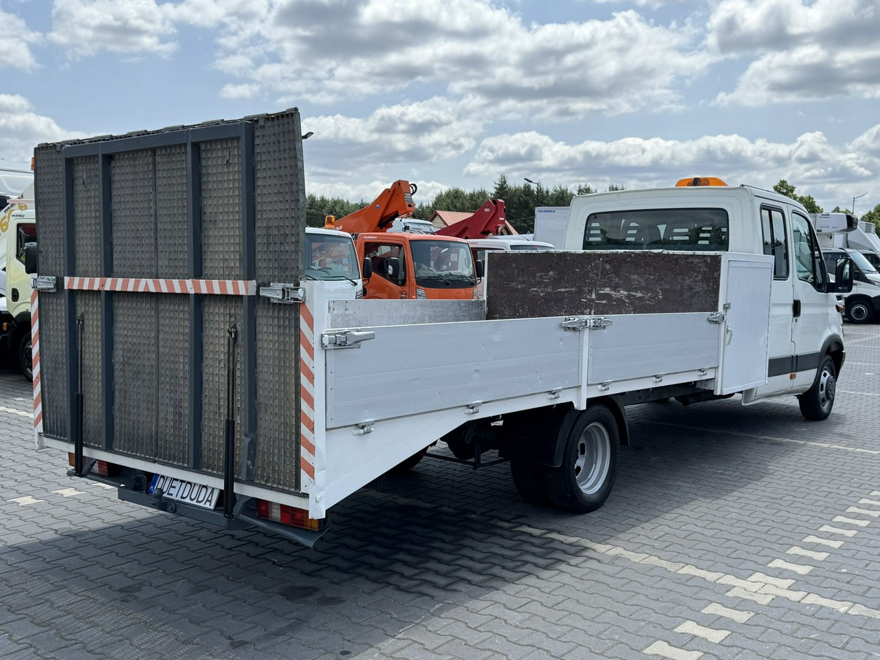 Autolaweta Iveco Daily: zdjęcie 14 Autolaweta Iveco Daily: zdjęcie 14