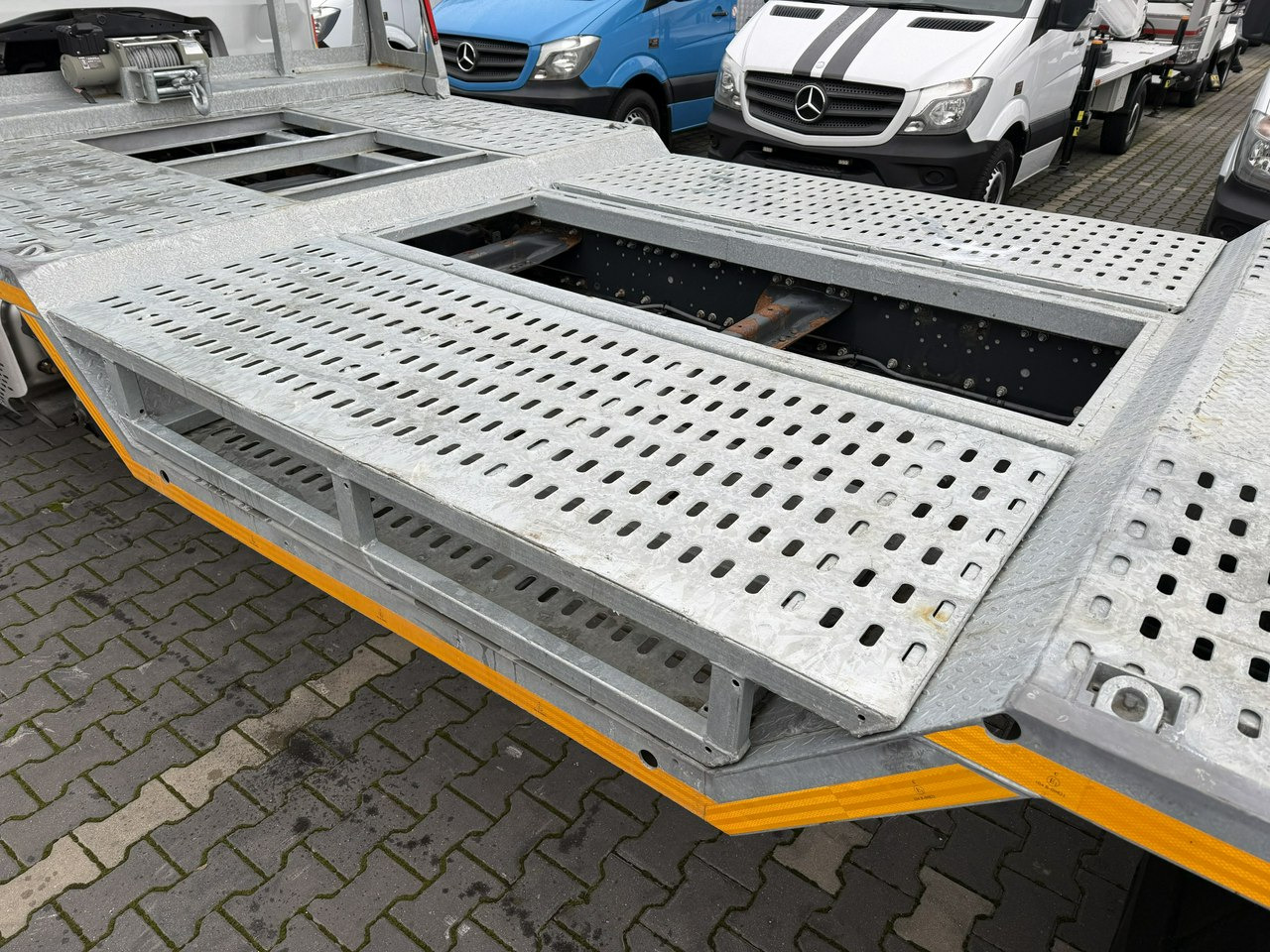 Iveco EUROCARGO 120E25 E6 Laweta Zagłebiana Platforma Pomoc Drogowa - Autolaweta: zdjęcie 4 Iveco EUROCARGO 120E25 E6 Laweta Zagłebiana Platforma Pomoc Drogowa - Autolaweta: zdjęcie 4