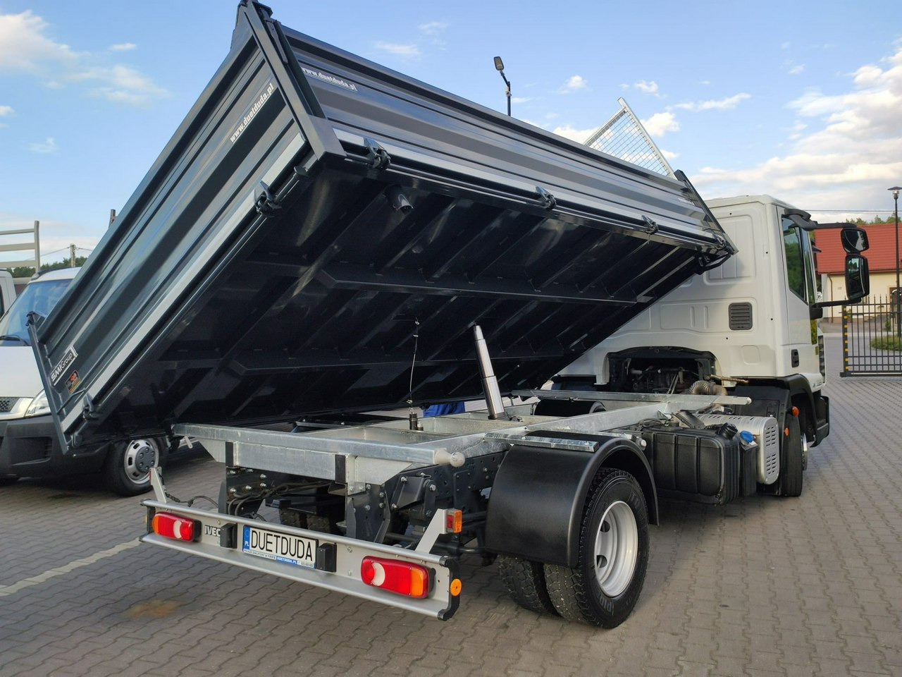 Iveco Eurocargo 80EL18 E5 Super Stan UNIKAT !!! - Wywrotka: zdjęcie 4 Iveco Eurocargo 80EL18 E5 Super Stan UNIKAT !!! - Wywrotka: zdjęcie 4