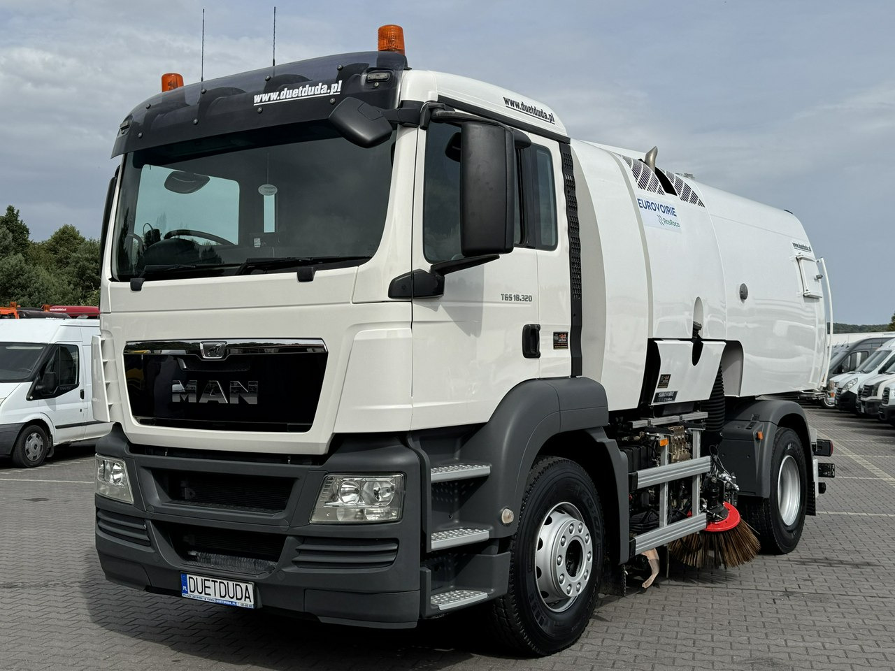 MAN TGS 18.320 E5 BUCHER OPTIFANT 8000 Zamiatarka Uliczna Euro 6 - Zamiatarka uliczna: zdjęcie 4 MAN TGS 18.320 E5 BUCHER OPTIFANT 8000 Zamiatarka Uliczna Euro 6 - Zamiatarka uliczna: zdjęcie 4