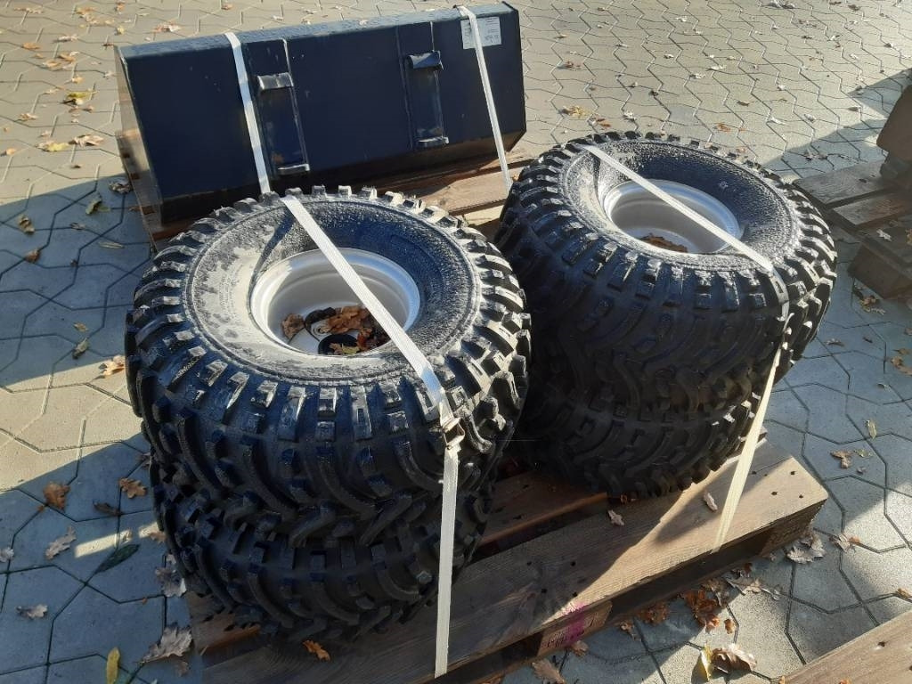 GiANT Reifensatz SK201D 22x11-8 - Opona do Maszyn budowlanych: zdjęcie 3 GiANT Reifensatz SK201D 22x11-8 - Opona do Maszyn budowlanych: zdjęcie 3