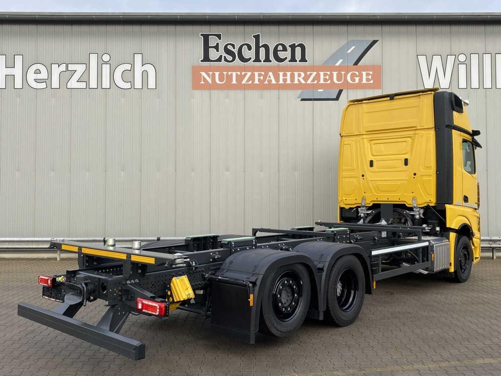 Mercedes-Benz 2542 L 6x2 Actros Giga-Space - Ciężarówka kontenerowiec/ System wymienny: zdjęcie 5 Mercedes-Benz 2542 L 6x2 Actros Giga-Space - Ciężarówka kontenerowiec/ System wymienny: zdjęcie 5