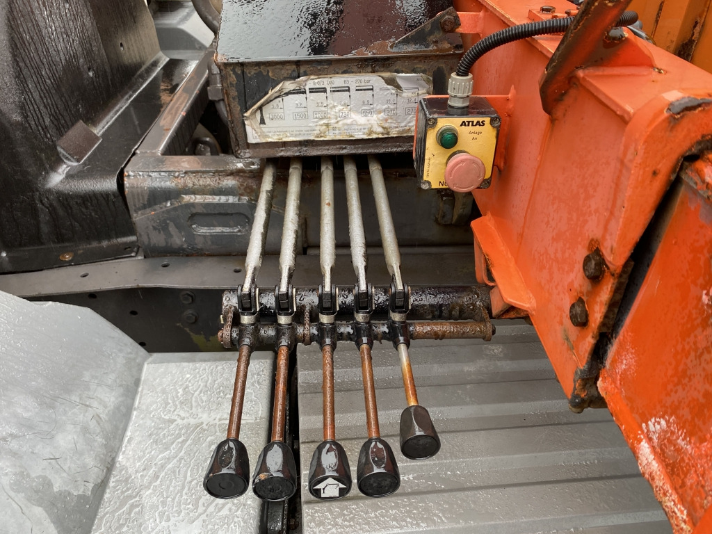 Mercedes-Benz 815 / Atlas-Faltkran - Samochód ciężarowy skrzyniowy/ Platforma, Samochod ciężarowy z HDS: zdjęcie 2 Mercedes-Benz 815 / Atlas-Faltkran - Samochód ciężarowy skrzyniowy/ Platforma, Samochod ciężarowy z HDS: zdjęcie 2