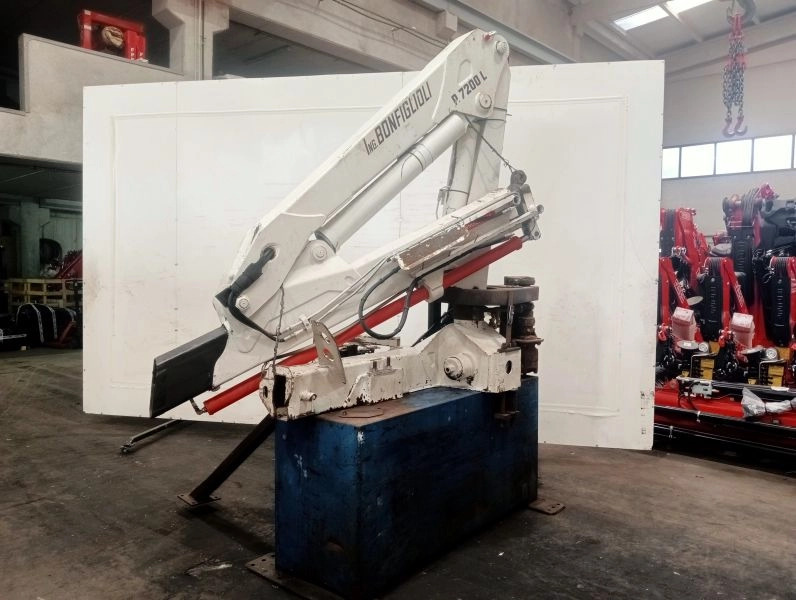 Grúa Bonfiglioli P.7200L - Żuraw przeładunkowy do Samochodów ciężarowych: zdjęcie 4 Grúa Bonfiglioli P.7200L - Żuraw przeładunkowy do Samochodów ciężarowych: zdjęcie 4