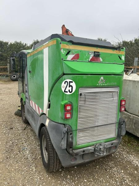 Mathieu Azura - Zamiatarka uliczna: zdjęcie 4 Mathieu Azura - Zamiatarka uliczna: zdjęcie 4