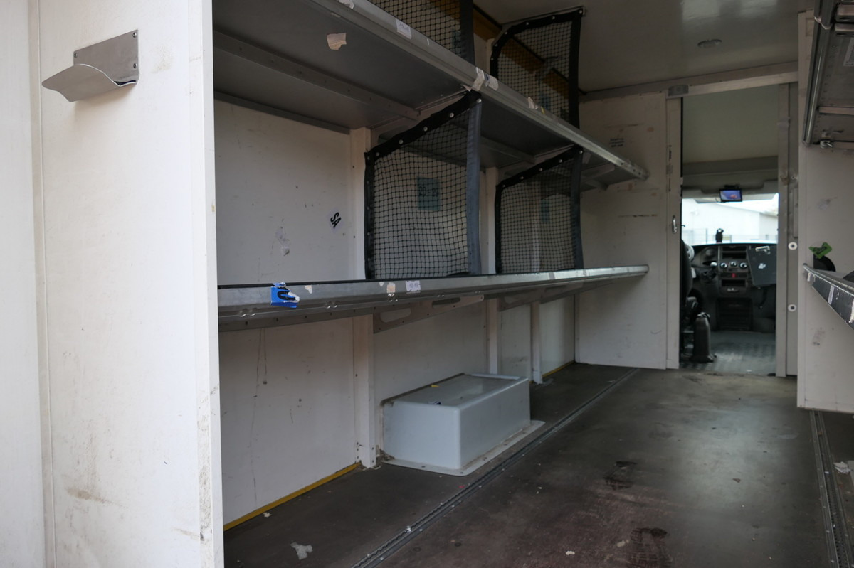 Dostawczy kontener IVECO Daily 35 S11 C30C KURZ AUTOMATIK KAMERA Regale L: zdjęcie 7