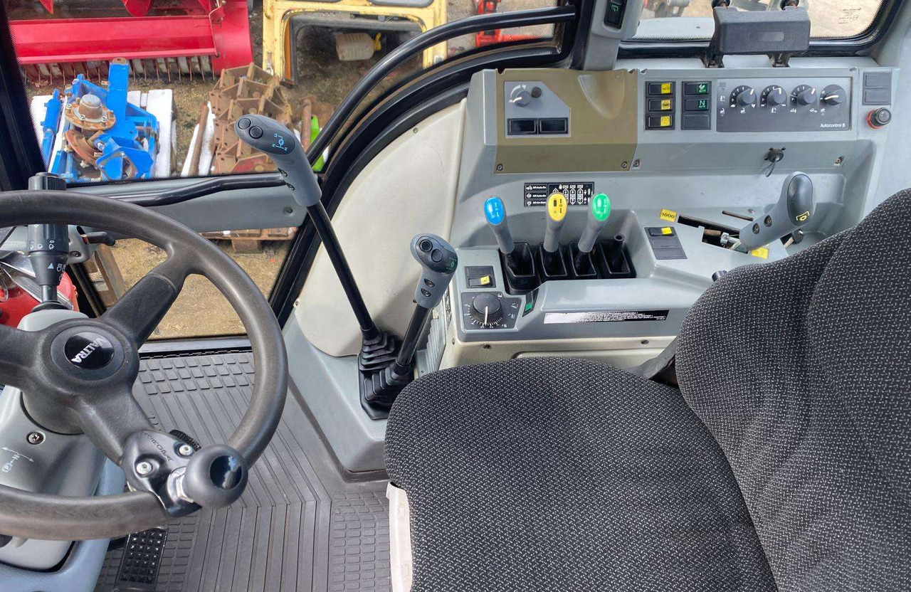 Valtra T160 - Ciągnik rolniczy: zdjęcie 5 Valtra T160 - Ciągnik rolniczy: zdjęcie 5