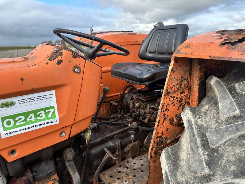 Fiat 640 - Ciągnik rolniczy: zdjęcie 4 Fiat 640 - Ciągnik rolniczy: zdjęcie 4