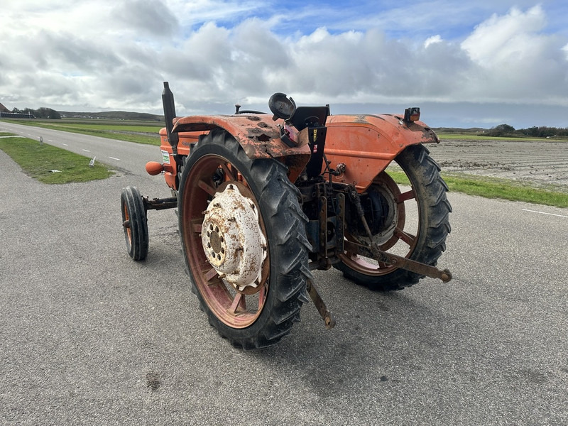 Fiat 640 - Ciągnik rolniczy: zdjęcie 5 Fiat 640 - Ciągnik rolniczy: zdjęcie 5