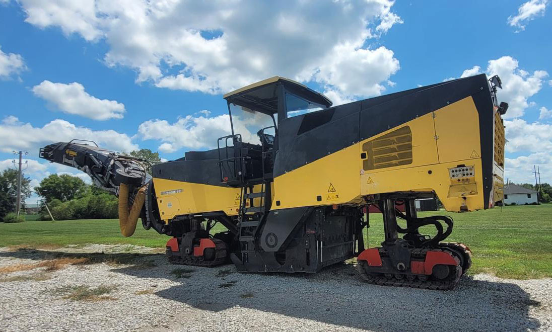 Bomag BM 2000/75 - Frezarka do asfaltu: zdjęcie 1 Bomag BM 2000/75 - Frezarka do asfaltu: zdjęcie 1