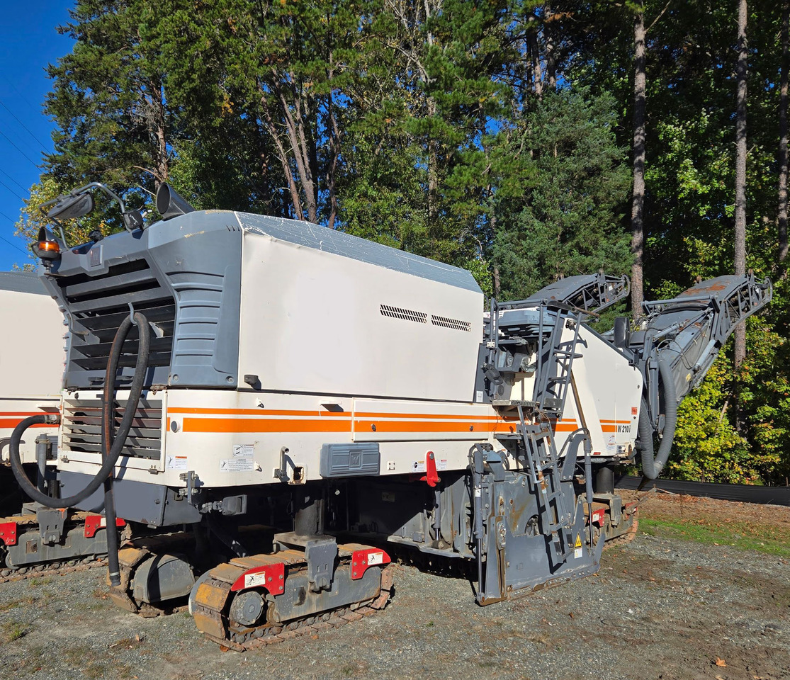 Wirtgen W 210 i - Frezarka do asfaltu: zdjęcie 1 Wirtgen W 210 i - Frezarka do asfaltu: zdjęcie 1