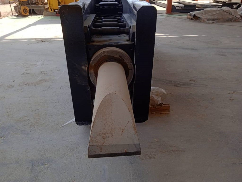 Cat H180GC Hammer (2 pcs available in Abu Dhabi) - Młot hydrauliczny do Maszyn budowlanych: zdjęcie 4 Cat H180GC Hammer (2 pcs available in Abu Dhabi) - Młot hydrauliczny do Maszyn budowlanych: zdjęcie 4