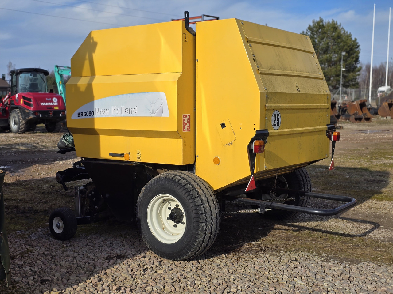 New Holland BR6090 - Prasa rolująca: zdjęcie 1 New Holland BR6090 - Prasa rolująca: zdjęcie 1