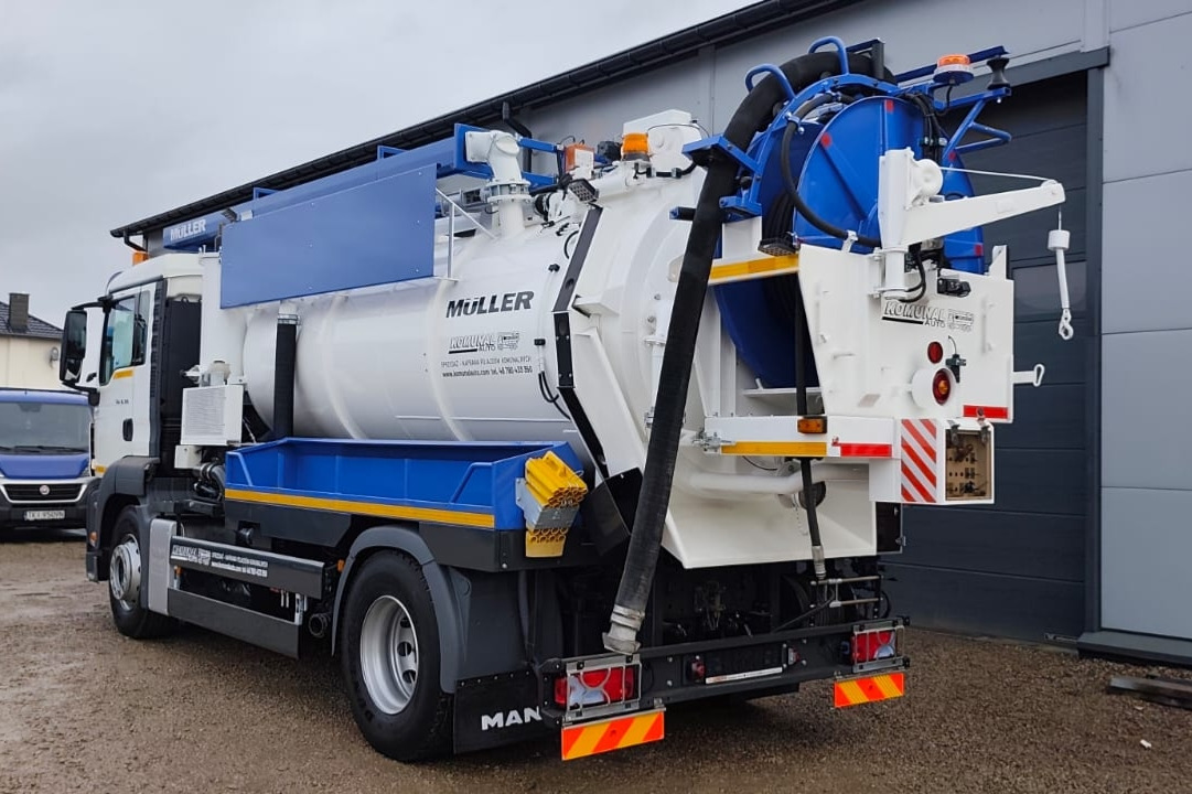 - Samochód asenizacyjny: zdjęcie 4 - Samochód asenizacyjny: zdjęcie 4