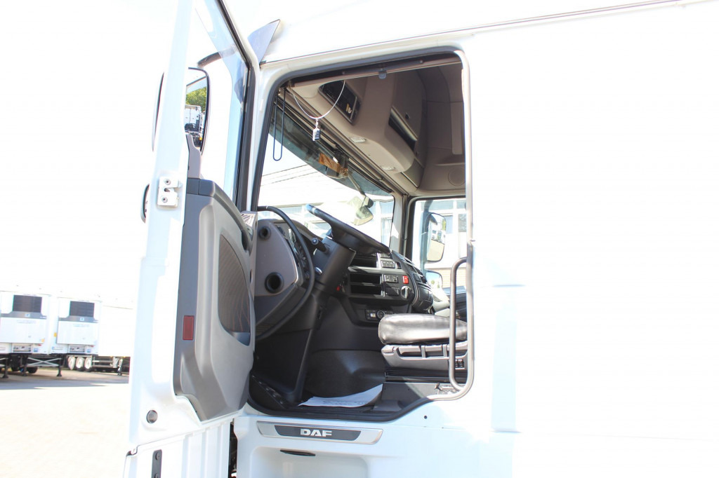 Daf 530 SSC Retarder Kühlbox 2 Tanks Standklima - Ciągnik siodłowy: zdjęcie 5 Daf 530 SSC Retarder Kühlbox 2 Tanks Standklima - Ciągnik siodłowy: zdjęcie 5