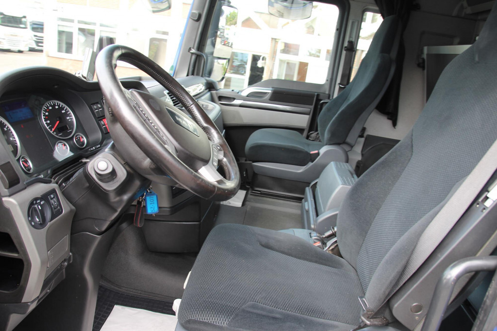 MAN TGX 18.520 E6 XXL D38 Retarder 2 Tank - Ciągnik siodłowy: zdjęcie 3 MAN TGX 18.520 E6 XXL D38 Retarder 2 Tank - Ciągnik siodłowy: zdjęcie 3