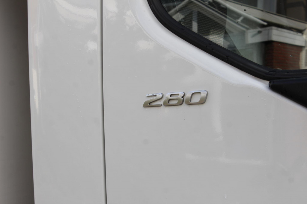 Daf LF 280 Koffer Klima LDW Rolltor LBW 149Tkm - Samochód ciężarowy furgon: zdjęcie 3 Daf LF 280 Koffer Klima LDW Rolltor LBW 149Tkm - Samochód ciężarowy furgon: zdjęcie 3