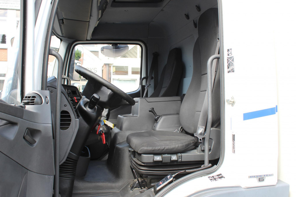 Mercedes-Benz Atego 1221 E6 Koffer Klima LDW Schalter LBW - Samochód ciężarowy furgon: zdjęcie 5 Mercedes-Benz Atego 1221 E6 Koffer Klima LDW Schalter LBW - Samochód ciężarowy furgon: zdjęcie 5