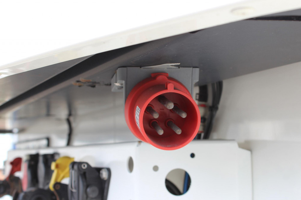 SCHMITZ Blumenbreite TW LBW Lenkachse Rent-Miete - Naczepa chłodnia: zdjęcie 4 SCHMITZ Blumenbreite TW LBW Lenkachse Rent-Miete - Naczepa chłodnia: zdjęcie 4