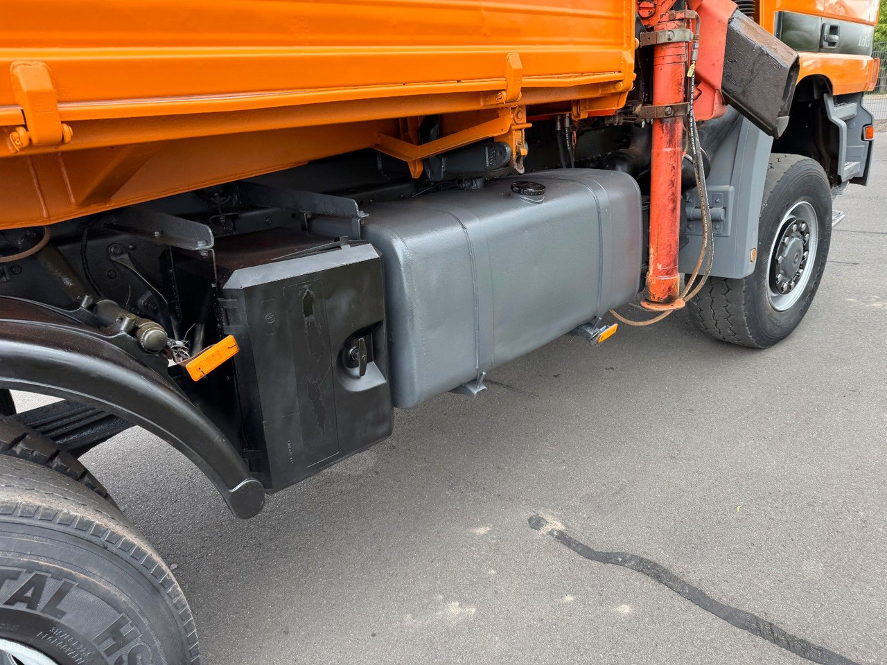 Wywrotka, Samochod ciężarowy z HDS Mercedes-Benz Actros 1831 4x4 Kipper - Kran- Kupplung- Blattfe: zdjęcie 12 Wywrotka, Samochod ciężarowy z HDS Mercedes-Benz Actros 1831 4x4 Kipper - Kran- Kupplung- Blattfe: zdjęcie 12