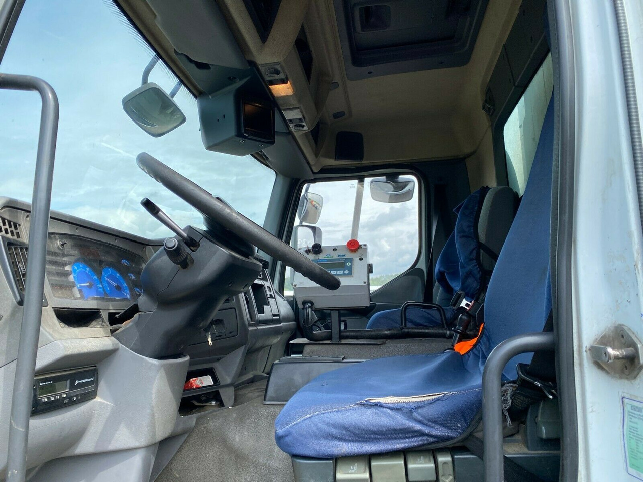 Renault 320 DCI Premium 6x2 Hydraulik Renault 320 DCI Premium 6x2 Hydraulik - Śmieciarka: zdjęcie 4 Renault 320 DCI Premium 6x2 Hydraulik Renault 320 DCI Premium 6x2 Hydraulik - Śmieciarka: zdjęcie 4