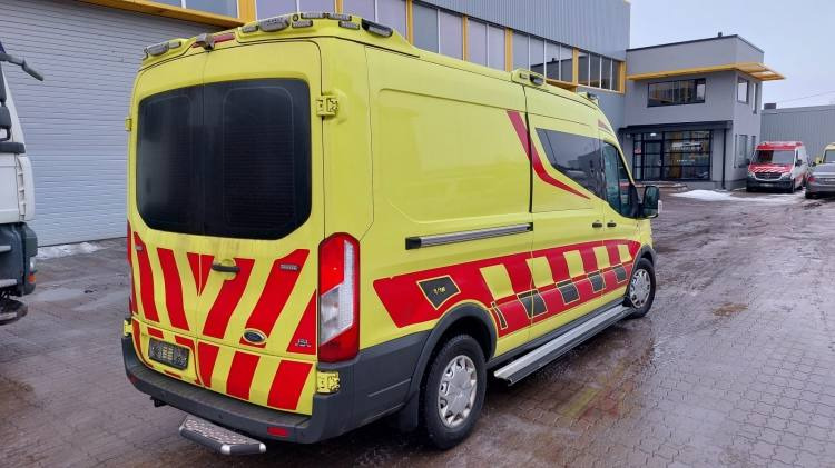 FORD TRANSIT 2,0TDI AMBULANCE KLIMA 1.2018 EURO 6, 3 UNITS - Pogotowie: zdjęcie 3 FORD TRANSIT 2,0TDI AMBULANCE KLIMA 1.2018 EURO 6, 3 UNITS - Pogotowie: zdjęcie 3