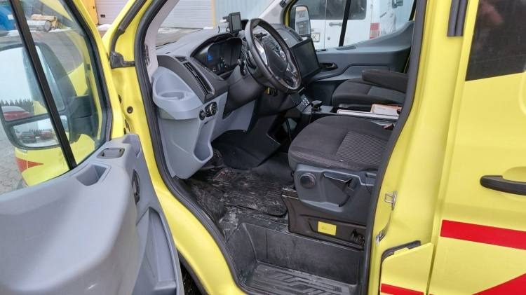 FORD TRANSIT 2,0TDI AMBULANCE KLIMA 12.2018 EURO 6, 3 UNITS - Pogotowie: zdjęcie 5 FORD TRANSIT 2,0TDI AMBULANCE KLIMA 12.2018 EURO 6, 3 UNITS - Pogotowie: zdjęcie 5