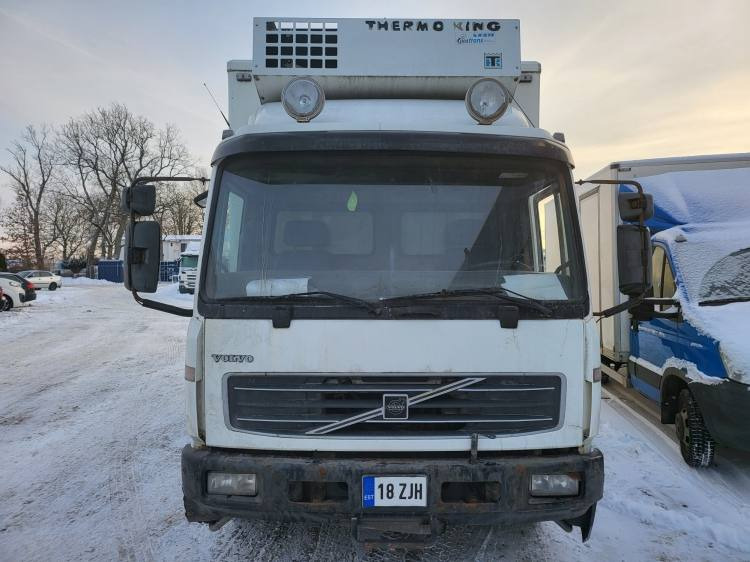 VOLVO FL 250 FOR SPAREPARTS - Samochód ciężarowy chłodnia: zdjęcie 2 VOLVO FL 250 FOR SPAREPARTS - Samochód ciężarowy chłodnia: zdjęcie 2