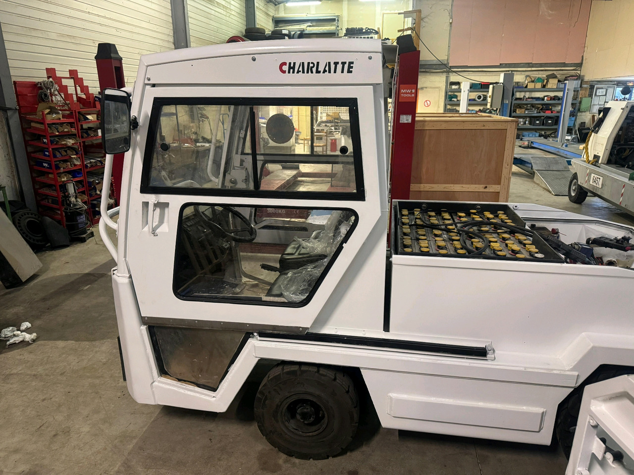 Charlatte 2012 - Ciągnik bagażowy: zdjęcie 2 Charlatte 2012 - Ciągnik bagażowy: zdjęcie 2