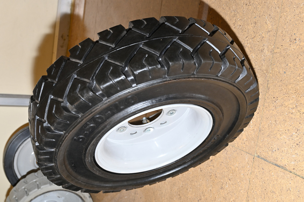 EuroSolid 6.00-9 - Opony i felgi do Ciągników bagażowych: zdjęcie 1 EuroSolid 6.00-9 - Opony i felgi do Ciągników bagażowych: zdjęcie 1