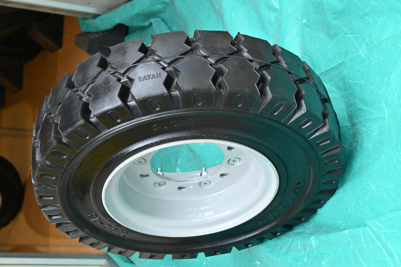 EuroSolid 7.00-12 - Kompletne koło do Ciągników bagażowych: zdjęcie 4 EuroSolid 7.00-12 - Kompletne koło do Ciągników bagażowych: zdjęcie 4