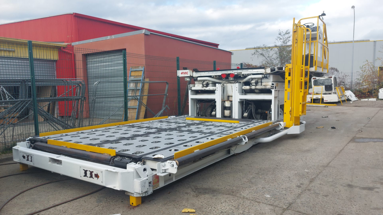 FMC loader Commander 15 Universal Main Deck - Ładowarka kontenerów/ Palet: zdjęcie 3 FMC loader Commander 15 Universal Main Deck - Ładowarka kontenerów/ Palet: zdjęcie 3