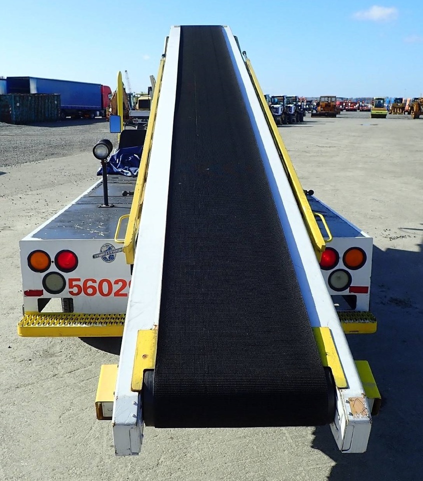 Taśmociąg bagażowy STEWART STEVENSON TUG Beltloader TUG 660-144: zdjęcie 8 Taśmociąg bagażowy STEWART STEVENSON TUG Beltloader TUG 660-144: zdjęcie 8