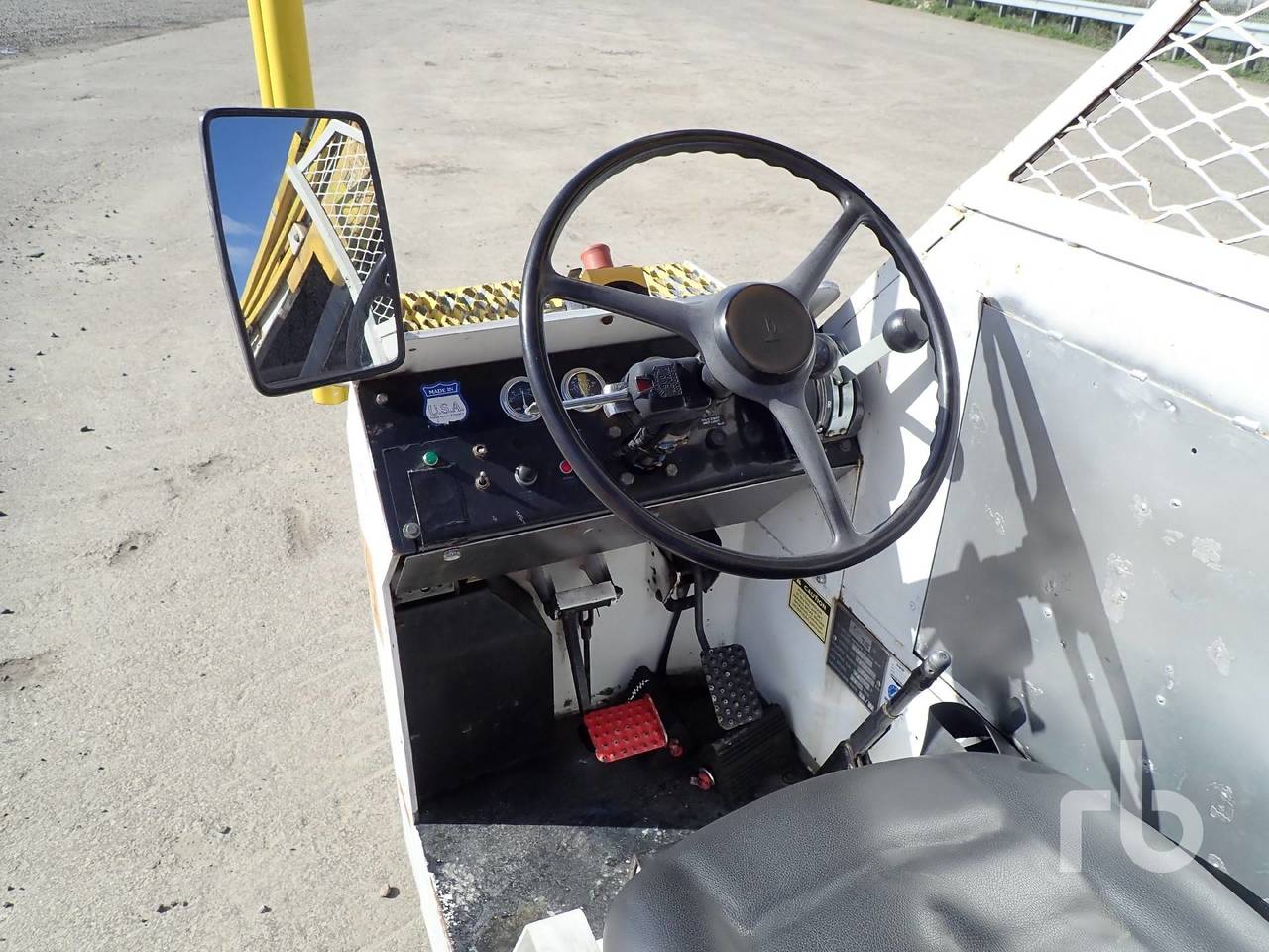 Taśmociąg bagażowy STEWART STEVENSON TUG Beltloader TUG 660-144: zdjęcie 6 Taśmociąg bagażowy STEWART STEVENSON TUG Beltloader TUG 660-144: zdjęcie 6