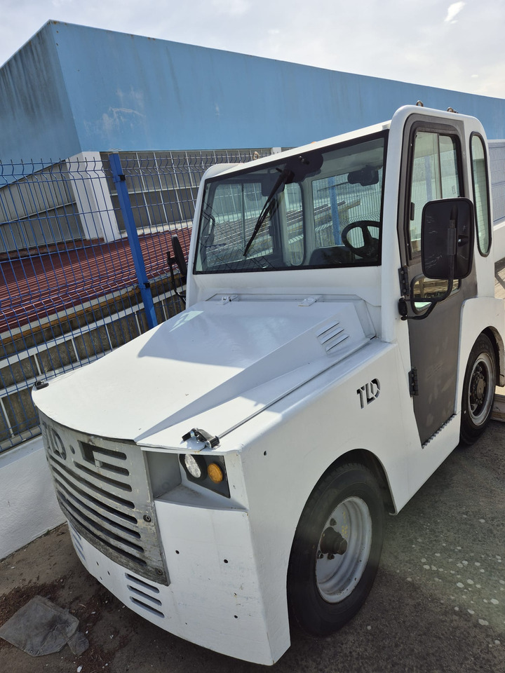 TLD JST30 - Ciągnik bagażowy: zdjęcie 1 TLD JST30 - Ciągnik bagażowy: zdjęcie 1