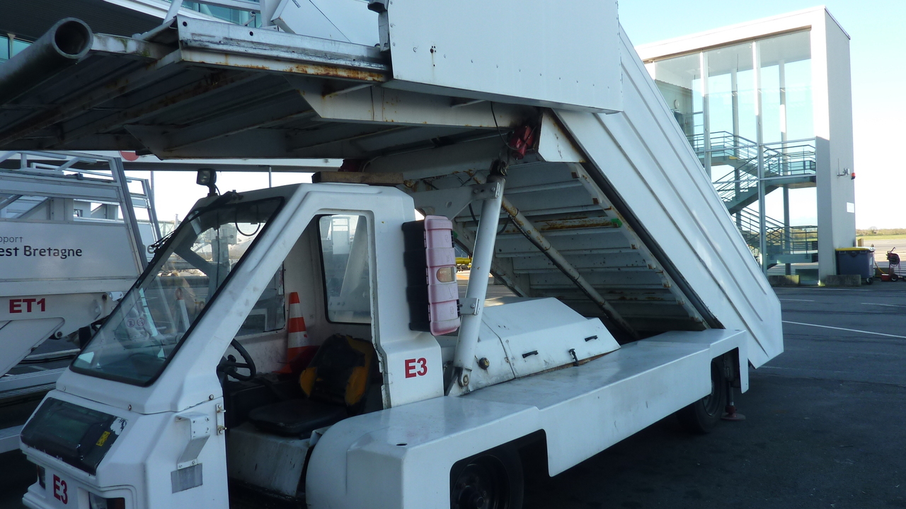 TLD Passenger stairs ABS580 - Schody pasażerskie: zdjęcie 1 TLD Passenger stairs ABS580 - Schody pasażerskie: zdjęcie 1