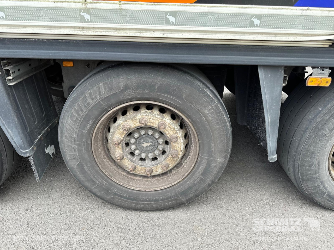 SCHMITZ Reefer Standard - Naczepa izotermiczna: zdjęcie 2 SCHMITZ Reefer Standard - Naczepa izotermiczna: zdjęcie 2