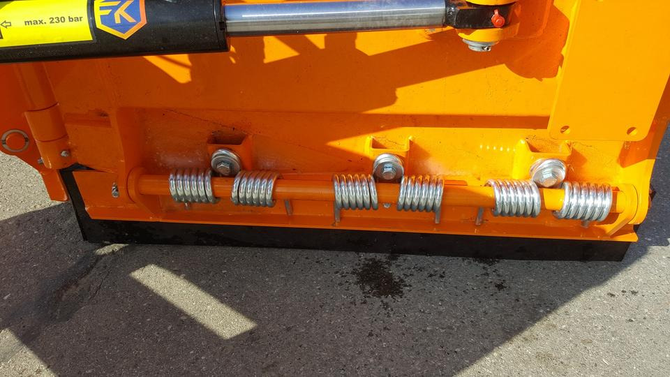 Schneeschild Vario 1,8m Schlepper Radlader Hoflader Kramer - Pług do śniegu: zdjęcie 5 Schneeschild Vario 1,8m Schlepper Radlader Hoflader Kramer - Pług do śniegu: zdjęcie 5