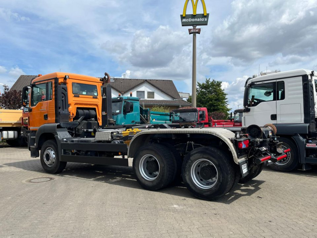 MAN MAN TG-S Abrollkipper 26.460 6x4 BB kurzer Radstand - Ciężarówka hakowiec: zdjęcie 3 MAN MAN TG-S Abrollkipper 26.460 6x4 BB kurzer Radstand - Ciężarówka hakowiec: zdjęcie 3
