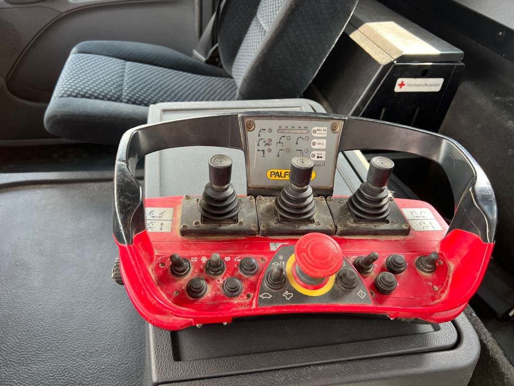 MERCEDES-BENZ Actros 1841 K 2-Achs Kipper Kran Funk 2xhydr+Greifer - Wywrotka, Samochod ciężarowy z HDS: zdjęcie 4 MERCEDES-BENZ Actros 1841 K 2-Achs Kipper Kran Funk 2xhydr+Greifer - Wywrotka, Samochod ciężarowy z HDS: zdjęcie 4