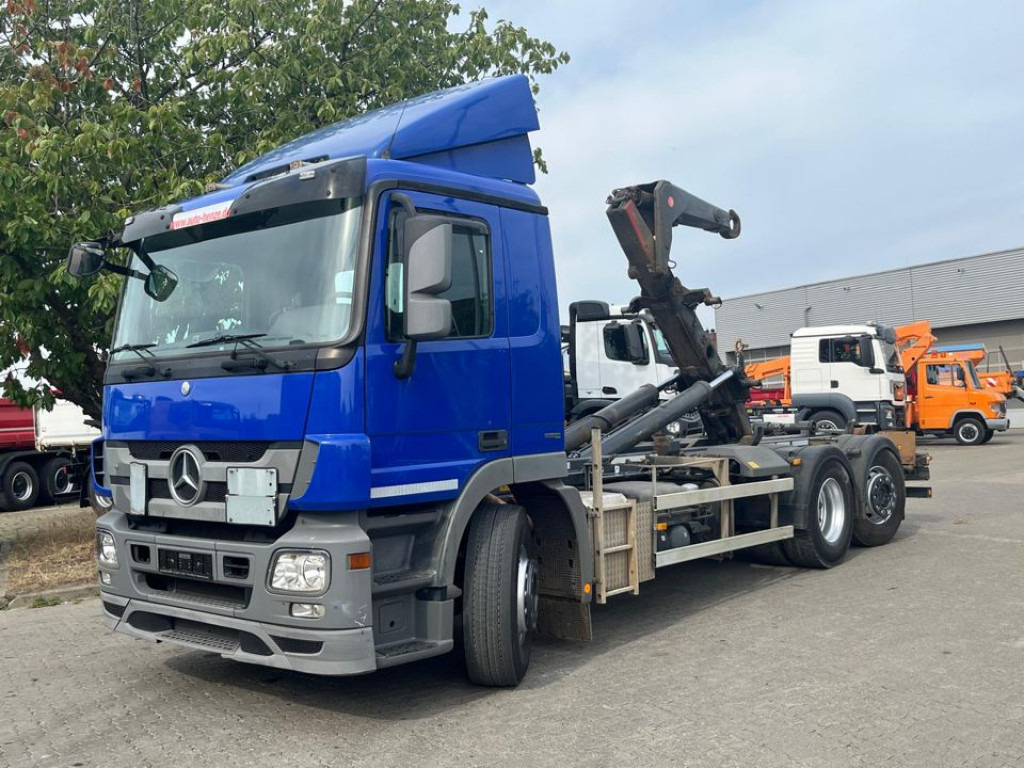 MERCEDES-BENZ Actros 2541 L6x2 Abrollkipper Meiller Schub Knick - Ciężarówka hakowiec: zdjęcie 1 MERCEDES-BENZ Actros 2541 L6x2 Abrollkipper Meiller Schub Knick - Ciężarówka hakowiec: zdjęcie 1