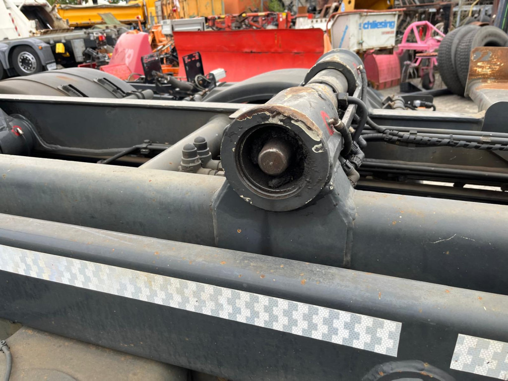 MERCEDES-BENZ Actros 2541 L6x2 Abrollkipper Meiller Schub+Knick - Ciężarówka hakowiec: zdjęcie 3 MERCEDES-BENZ Actros 2541 L6x2 Abrollkipper Meiller Schub+Knick - Ciężarówka hakowiec: zdjęcie 3