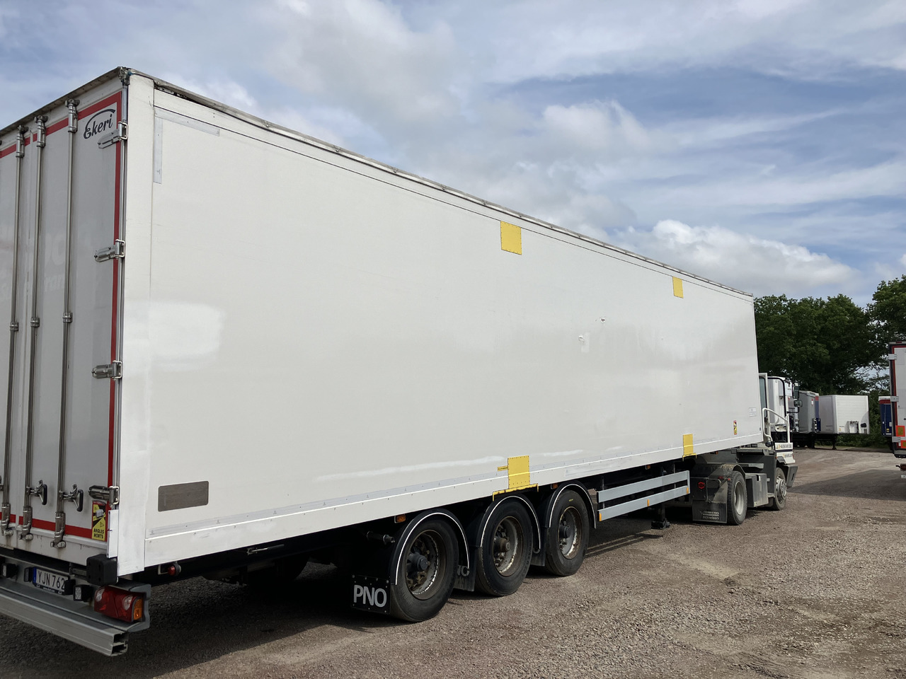 EKERI BOX OPENSIDE - TARP ROOF - HUCKEPACK - Naczepa zamknięte nadwozie: zdjęcie 3 EKERI BOX OPENSIDE - TARP ROOF - HUCKEPACK - Naczepa zamknięte nadwozie: zdjęcie 3