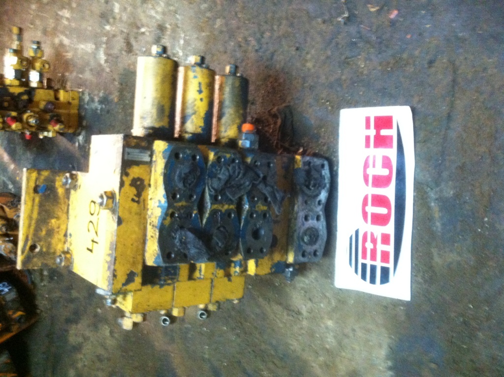 MANNESMANN REXROTH M5-1085-000 M38976 090 476588/9 M41 086 - 3 SEKCYJNY - Zawór hydrauliczny do Maszyn budowlanych: zdjęcie 1 MANNESMANN REXROTH M5-1085-000 M38976 090 476588/9 M41 086 - 3 SEKCYJNY - Zawór hydrauliczny do Maszyn budowlanych: zdjęcie 1