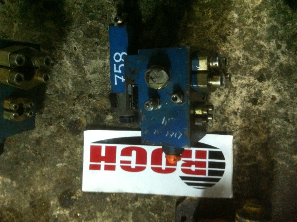 MANNESMANN REXROTH MHRCM25D2/EG26C1M 0002024 0929549 Q44 LFA25PZWA2-3-70/315P250 + 4WE6 D61/EG26C4 S0793 00932729 Q40 + CEWKA 069998 347 26VDC 1,15 - Zawór hydrauliczny do Ładowarek kołowych: zdjęcie 1 MANNESMANN REXROTH MHRCM25D2/EG26C1M 0002024 0929549 Q44 LFA25PZWA2-3-70/315P250 + 4WE6 D61/EG26C4 S0793 00932729 Q40 + CEWKA 069998 347 26VDC 1,15 - Zawór hydrauliczny do Ładowarek kołowych: zdjęcie 1