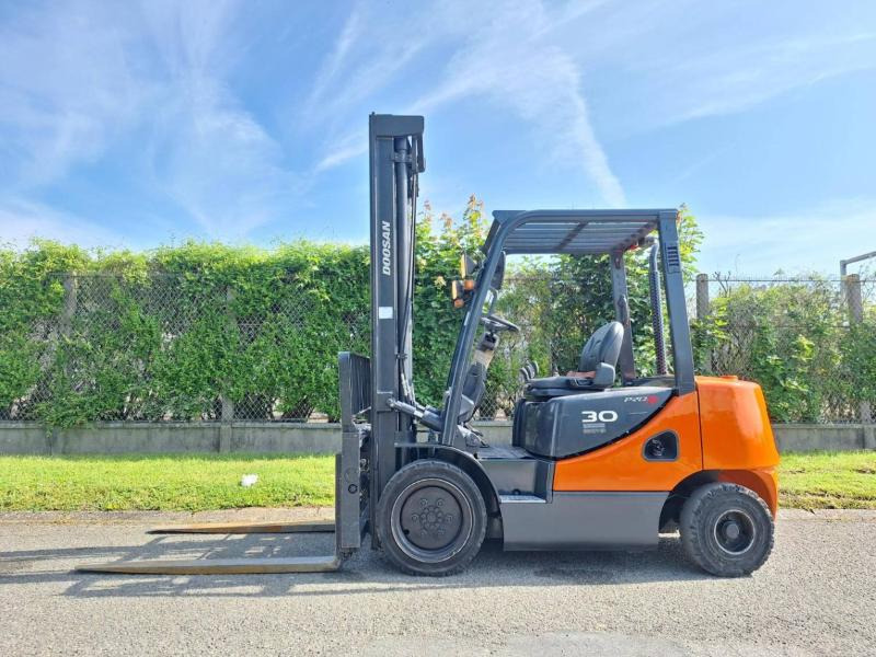 Doosan D30S 5 - Wózek widłowy diesel: zdjęcie 3 Doosan D30S 5 - Wózek widłowy diesel: zdjęcie 3