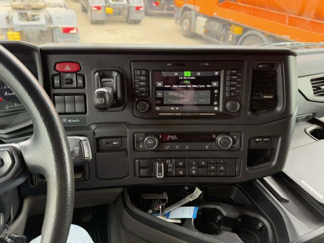 Scania G450 XT 4x4 Euro 6 SZM Kipphydraulik Blatt/ Luft - Ciągnik siodłowy: zdjęcie 3 Scania G450 XT 4x4 Euro 6 SZM Kipphydraulik Blatt/ Luft - Ciągnik siodłowy: zdjęcie 3