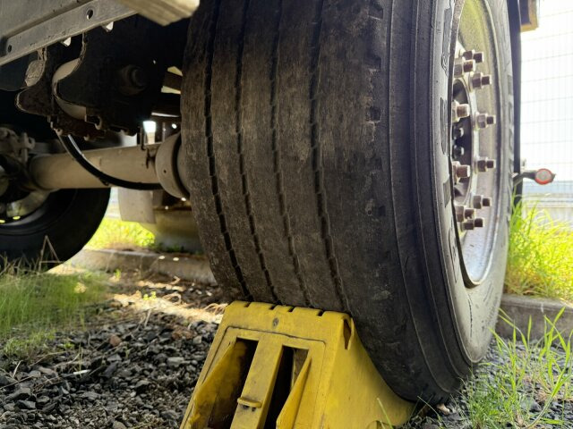 Schmitz Cargobull Gotha AFG 18 BS Baustoffanhänger 2 Achse - Przyczepa platforma/ Skrzyniowa: zdjęcie 3 Schmitz Cargobull Gotha AFG 18 BS Baustoffanhänger 2 Achse - Przyczepa platforma/ Skrzyniowa: zdjęcie 3